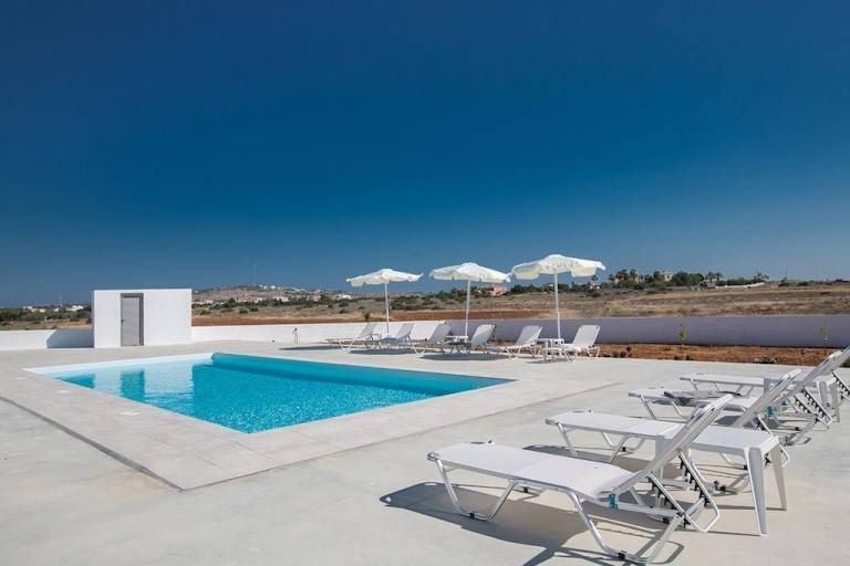 Villa Paralimni