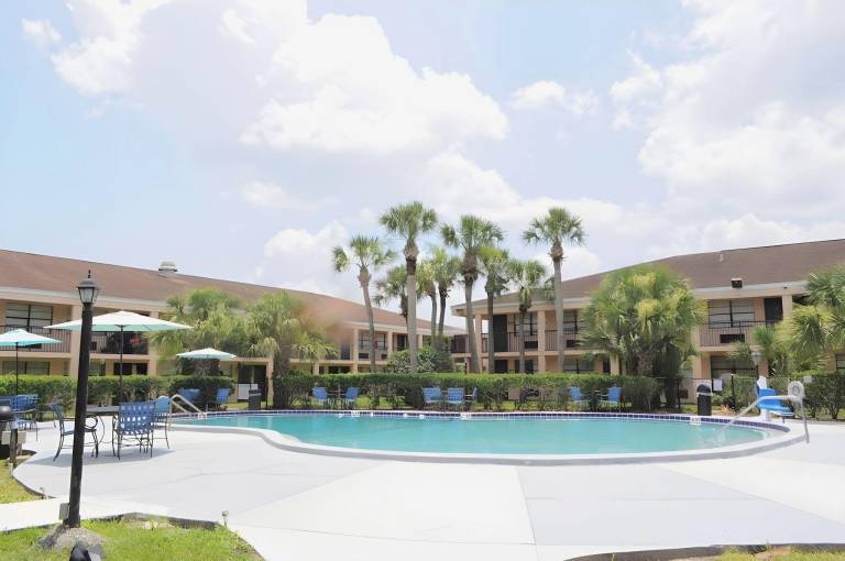 APM Inn & Suites - Jacksonville — photo 2