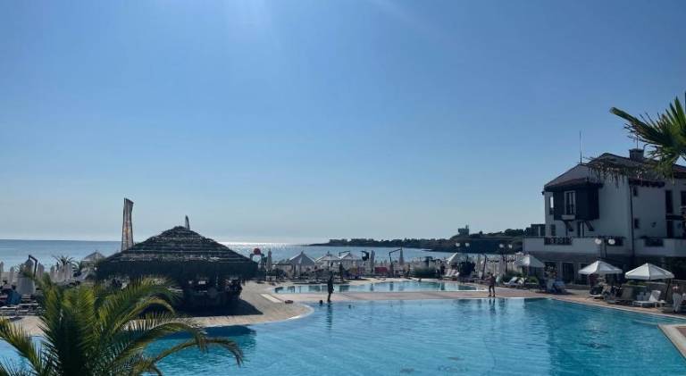 Rental apartment with pool | Beach nearby | Dogs allowed in Burgas