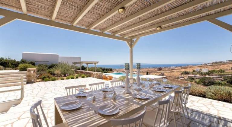 Villa with barbecue, yard & private pool | Pet-friendly — photo 4