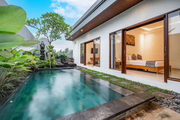 Villa with yard, patio & private pool in Ubud