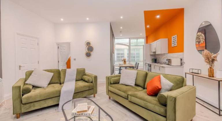 Rental apartment | Next to British Airways i360 — photo 3