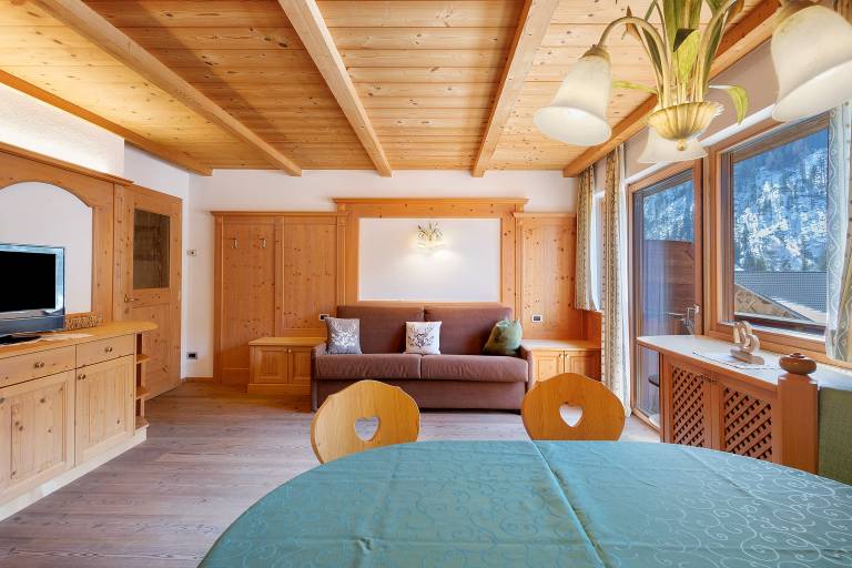Holiday Apartment "Ciasa Mirio Rit" with Mountain View, Wi-Fi & Balcony — photo 4