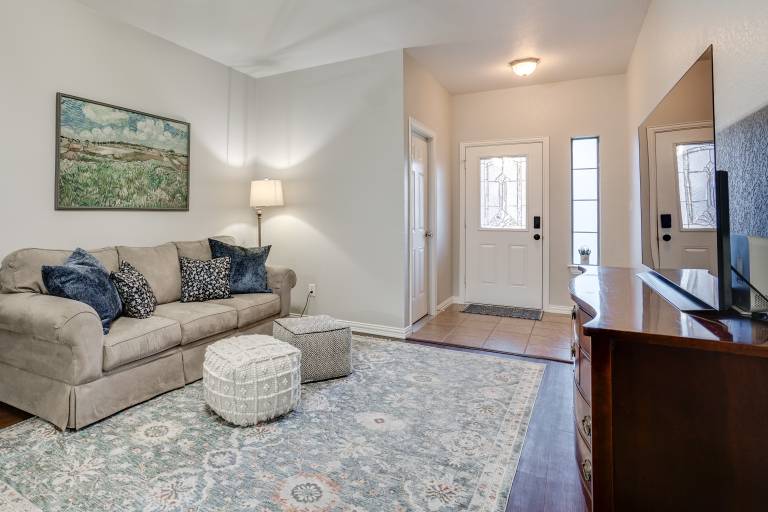 1 Mi to Historic Dtwn Weatherford Home w Yard