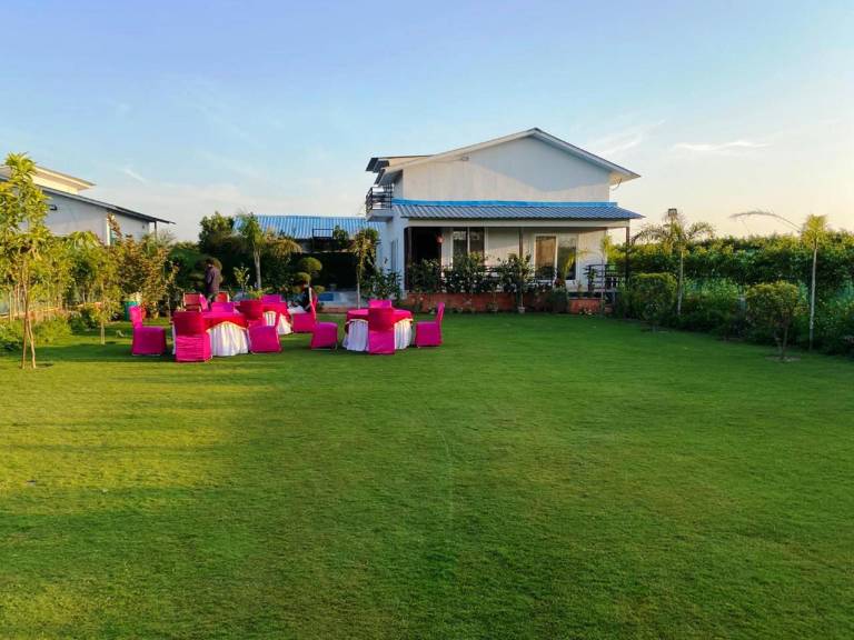 Villa with grill, pool & yard — photo 4