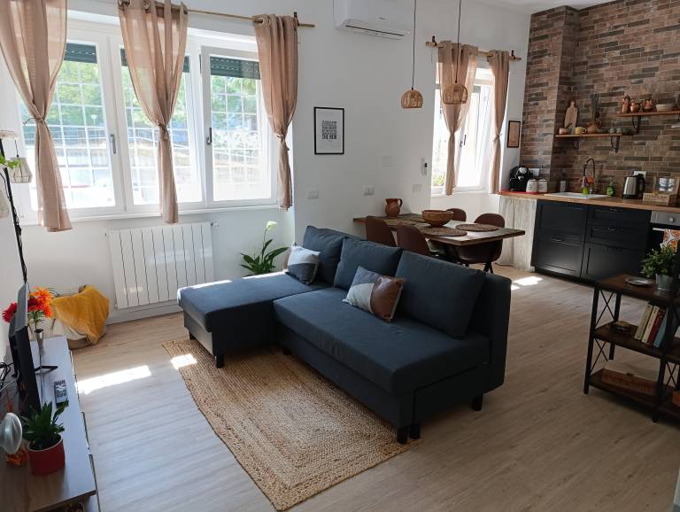 Rental apartment with yard | Garden view in Vittoria
