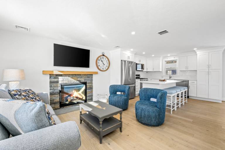 Vacation home with grill — photo 2