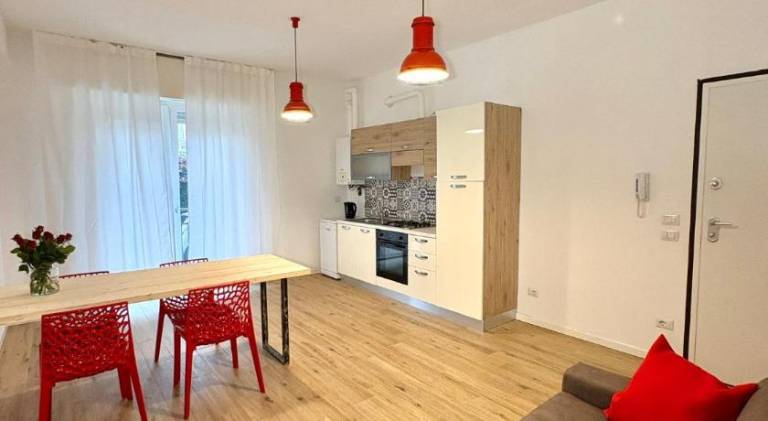 Apartment with terrace — photo 2
