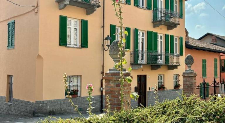 Vacation home with patio in La Morra