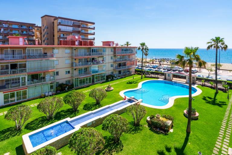 Los Boliches seaview flat by Costarentals Ref 141