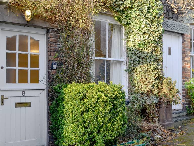 Child-friendly cottage with yard | Dogs allowed — photo 2