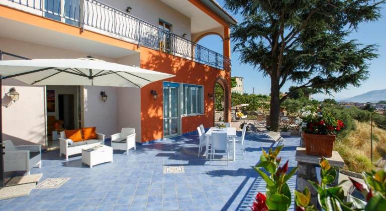 Villa with pool — photo 3