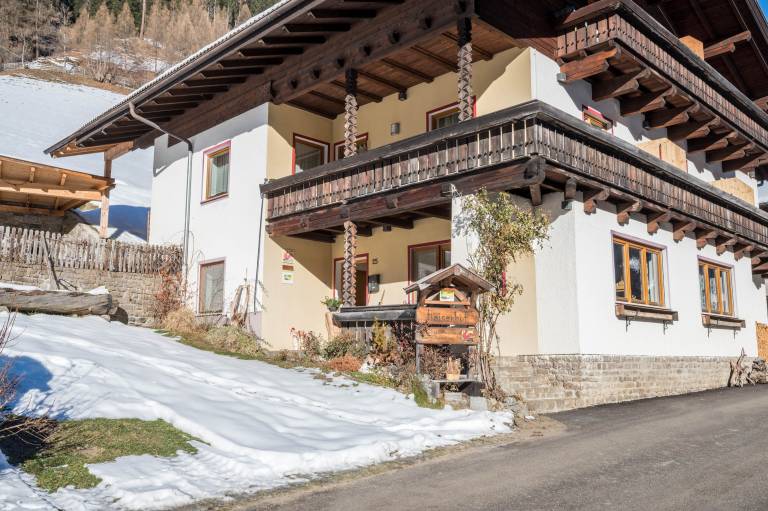 Apartment "Heiserhof - Apfel" with Mountain View, Terrace & Wi-Fi in Racines