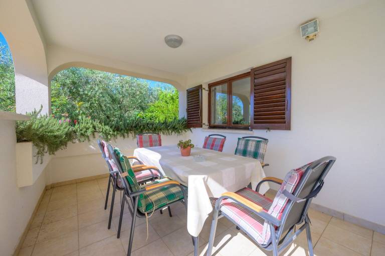 Fully equipped charming apartment with yard, terrace & barbecue | Dogs allowed — photo 4