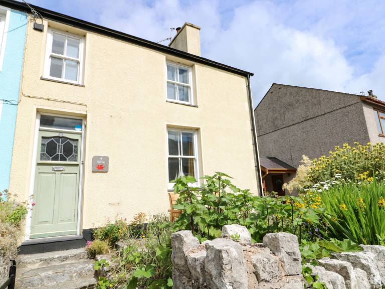 Cottage  Llangoed