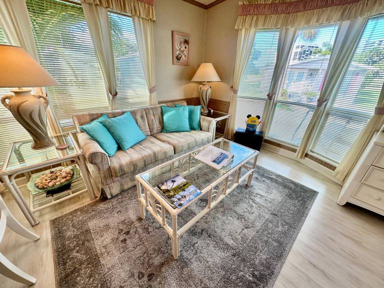 2/2 beach house located across the street from the beach on beautiful Nettles Island. — photo 5