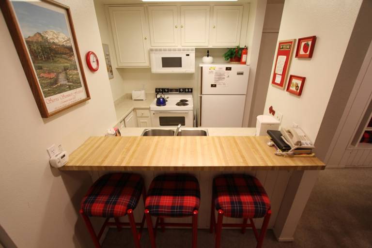 Wonderful condo with sauna, grill & pool | Next to the ski | Pets allowed — photo 3