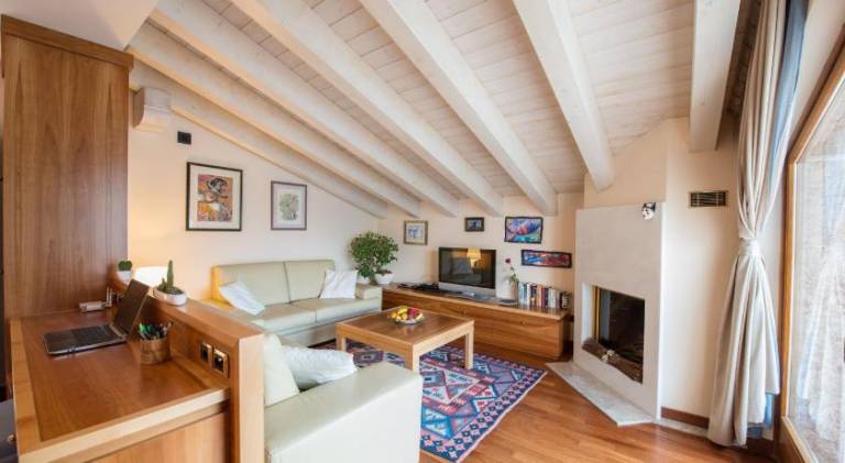 Wonderful holiday apartment with pool, garden & barbecue | Pet-friendly — photo 2