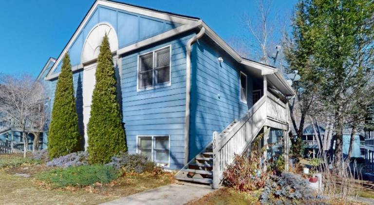 Pleasant rental apartment with pool | Pets are welcome in Wayne, NC