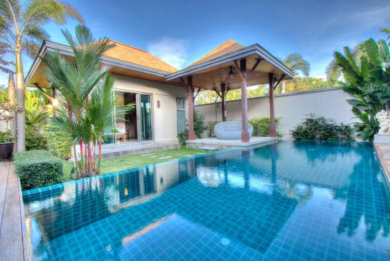 Villa with pool in Karon