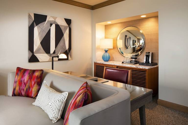 Resort Phoenician