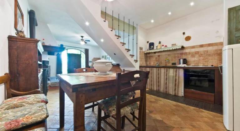 Vacation home with pool, garden & barbecue — photo 4