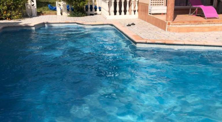 Villa with jacuzzi & pool — photo 3