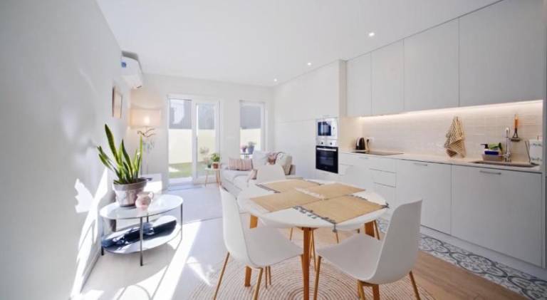 Fully equipped holiday apartment with patio & garden | Pet-friendly — photo 2