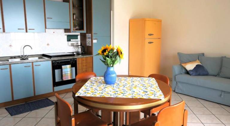 Holiday apartment with garden & patio — photo 5