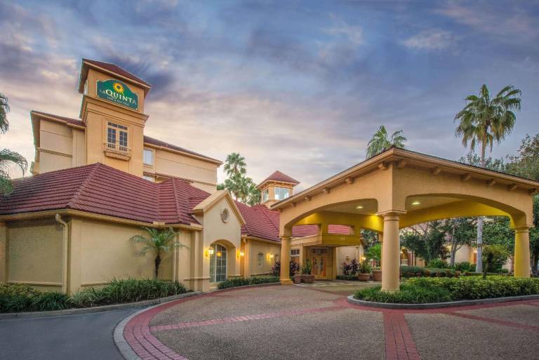 La Quinta Inn & Suites by Wyndham Tampa Brandon Regency Park — photo 4