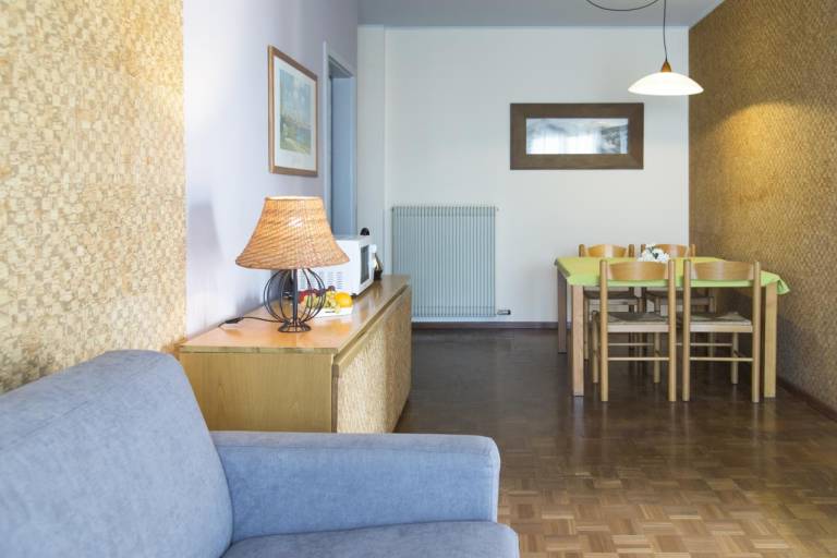 Family-friendly rental apartment with pool & barbeque | Pets allowed — photo 2