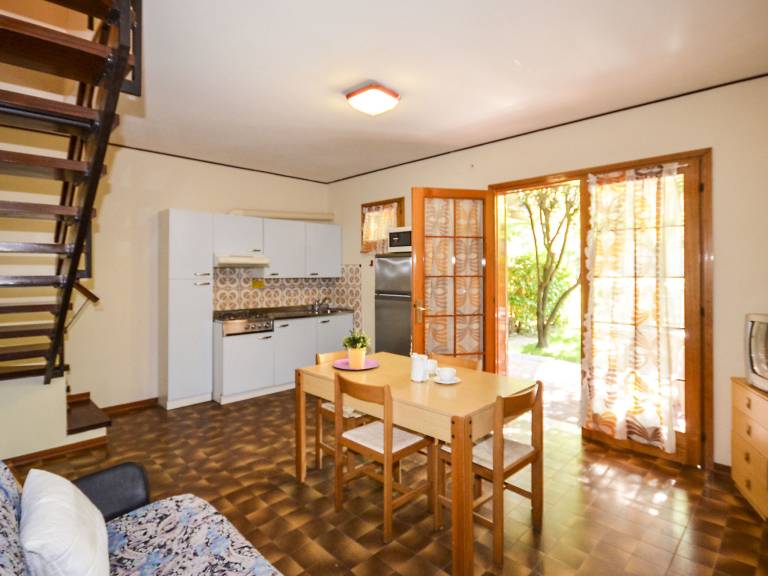 Charming vacation home with terrace & yard | Pets are welcome — photo 3