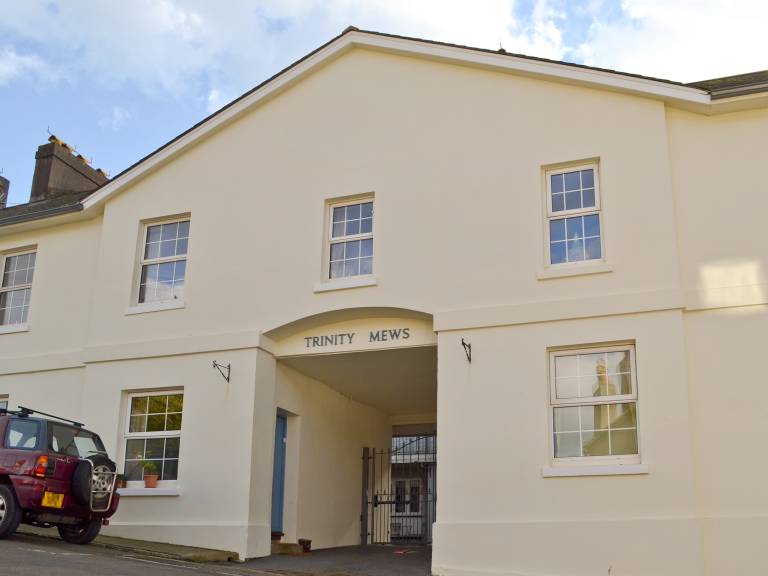 Cottage with terrace & garden in Paignton