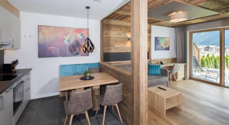 Beautiful serviced apartment with garden, pool & patio | Ski nearby | Pet-friendly — photo 4