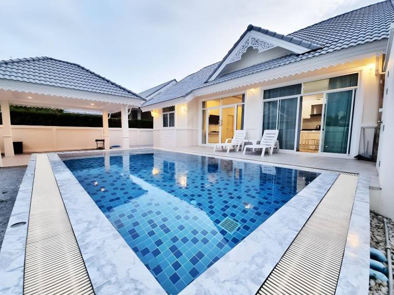 Villa with pool in Phetchaburi