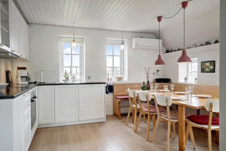 Fully equipped house with terrace, sauna & hot tub | Pets allowed — photo 2