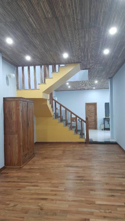 House with patio — photo 3