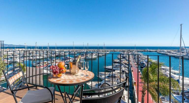 Holiday apartment with terrace in Marbella