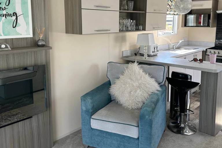 Caravan in Holcot - Sleeps 6 - Maximum 6 people - Maximum 4 adults per booking -Pet Friendly — photo 5