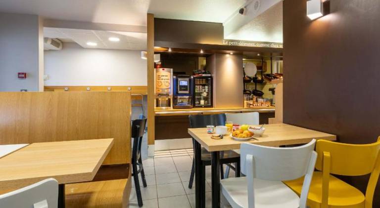 B&B HOTEL CHARTRES Le Forum — photo 2