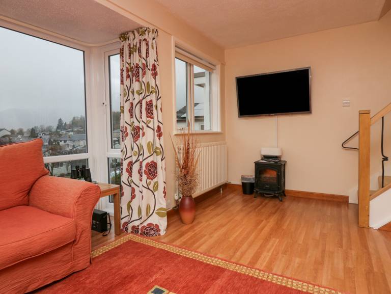 Cottage with garden — photo 4