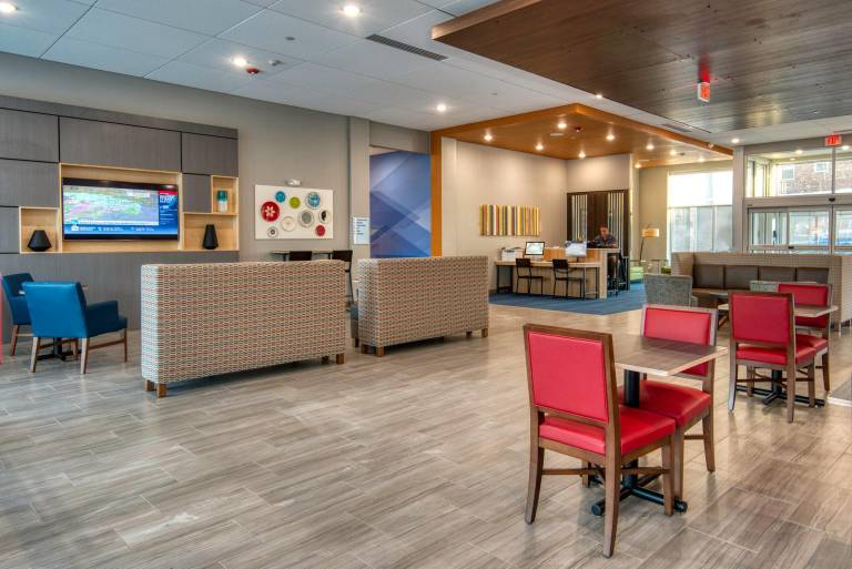 Holiday Inn Express and Suites Omaha Downtown - Old Market By IHG — photo 4