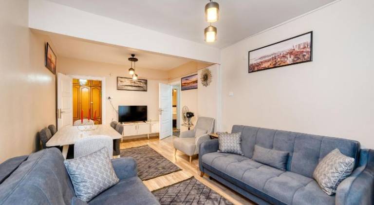 Beautiful serviced apartment with patio | Close to Hagia Sophia | Pet-friendly in Marmara