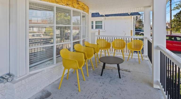 Stylishly Renovated 5-Bedroom Home in AC - Perfect for Groups and Families — photo 5