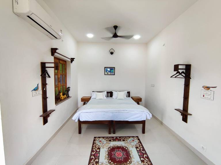 House with yard | Suitable for remote work | Dogs allowed — photo 2
