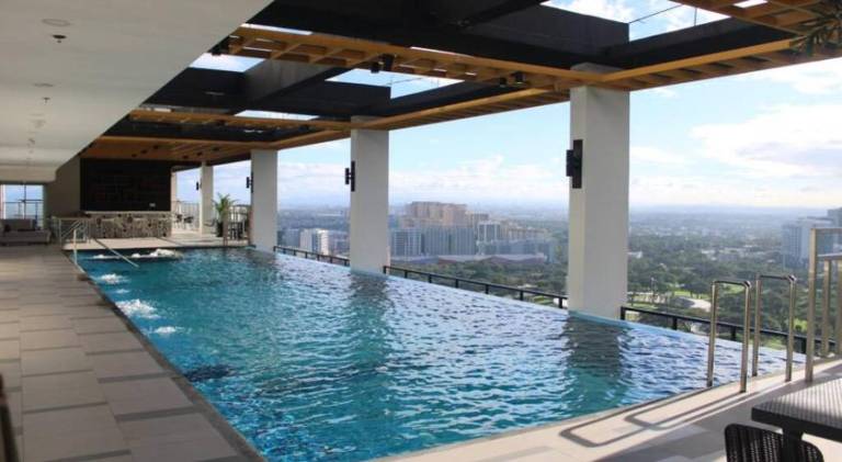 Apartment with pool — photo 3