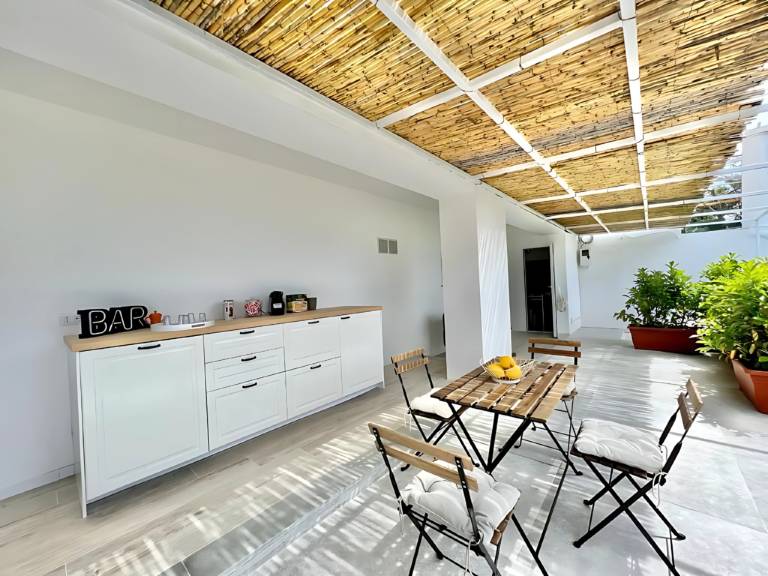 Apartment with BBQ, terrace & pool — photo 3