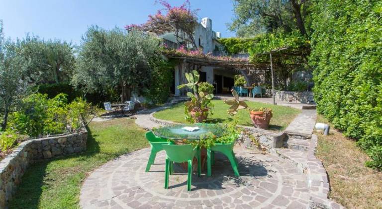 Villa with terrace & garden — photo 5