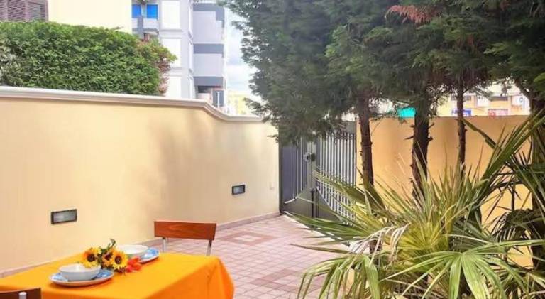Holiday apartment with patio & garden in Alezio