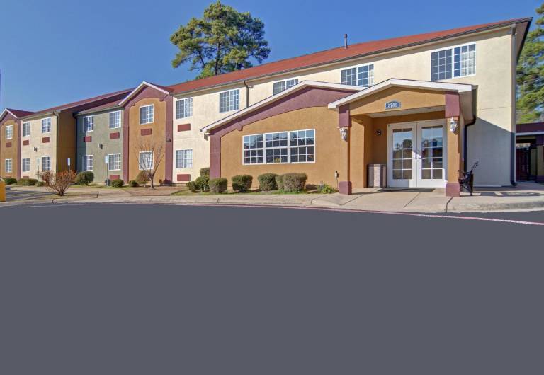 HomeTown Inn & Suites - Longview, TX — photo 4